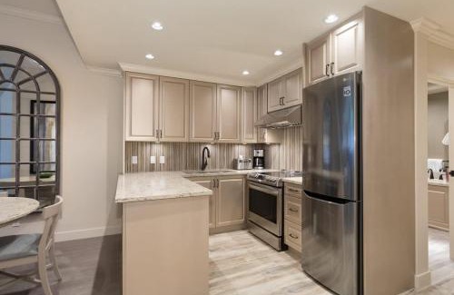 Upper Village House | Woodrun Lodge 616 | Stylish Top Floor Ski-In & Out Condo by Upper Village w/Hot Tub, Pool, Parking