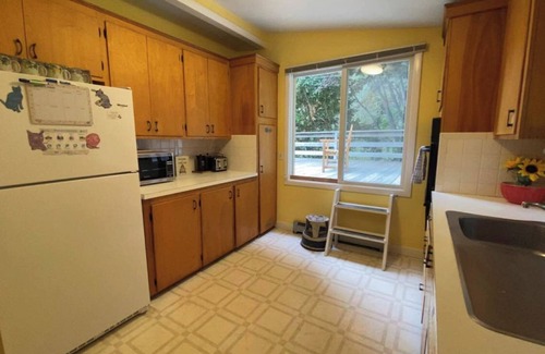 Woods Hole House | Woods Hole Beach Hideaway - Private Beach Access