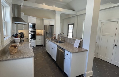 Laurens House | Woods Hollow - Upscale renovated home, minutes to All-Star Village