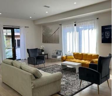 Redwood City Apartment | Woodside Condos unit 914