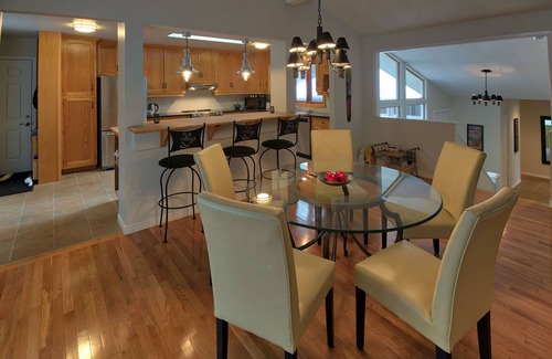 Grand Bend Cottage | Woodside Cottage- Luxury In Southcott Pines, Grand Bend!