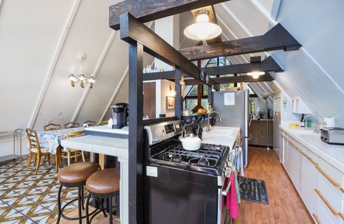 McKinney Estates House | Woodside Hideout | Hop Away from Activities