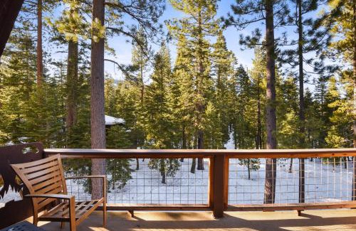McKinney Estates House | Woodside Hideout - Hop Away from Activities