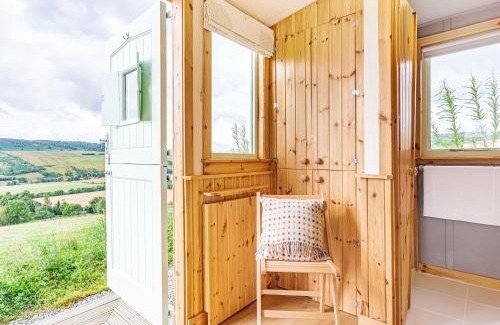 Heights of Achterneed House | Woodside Hut 1 - Uk36105
