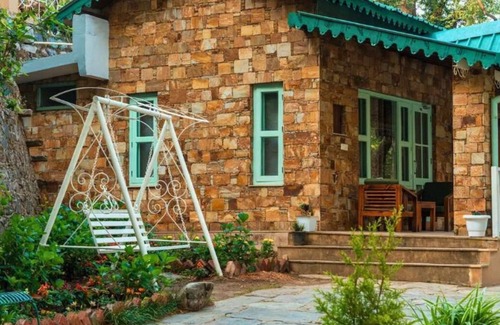 Bhimtal Villa | Woodsmoke,Bhimtal – Lake-View 9 BHK Villa for Memorable Group Stays