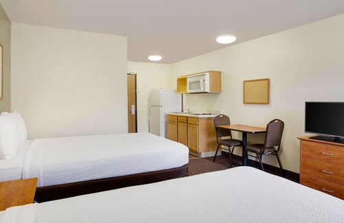 Greenbrier West Hotel | WoodSpring Suites Chesapeake - Norfolk South