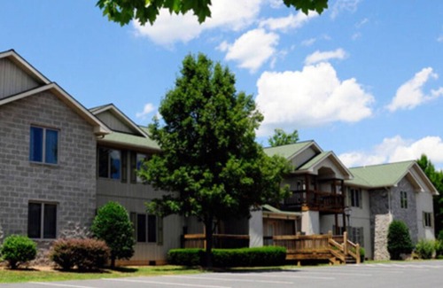 McGaheysville Condo | Woodstone at Massanutten 2br suite, Sunday check-in