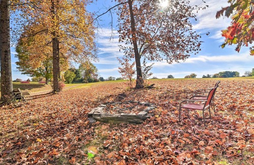 Russell Springs House | Woodsy Home: Fire Pit, Near Lake Cumberland!