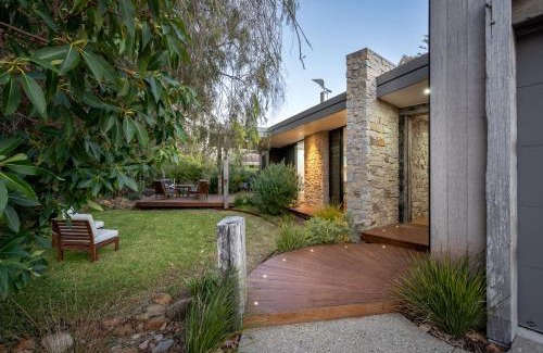 Dunsborough House | Woody Nook I Private Properties