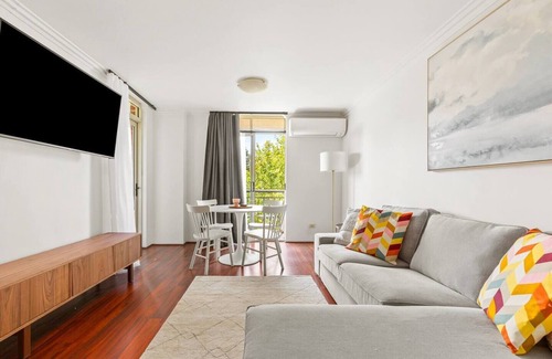 Woolloomooloo Apartment | Woolloomooloo Wonder A Sydney Work Play Hideout