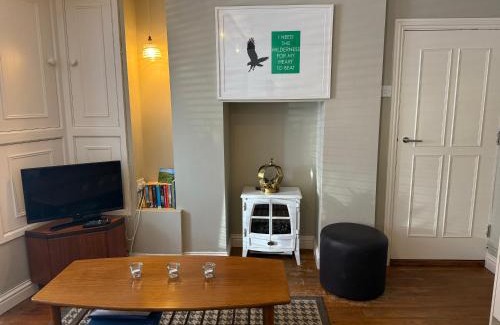Hayfield Apartment | Woolpack Studio