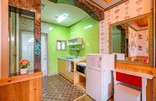 Yeongdeok House | Woori pension