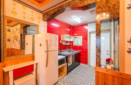 Yeongdeok House | Woori pension