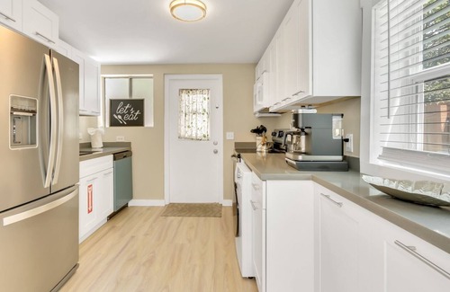 Tarpon River House | Work-friendly duplex 1, shared hot tub! Near Las Olas Blvd