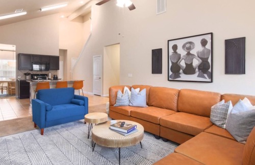 McNeil House | Work & Play 4BR in Tech Ridge | King and Queens