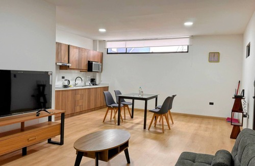 Quito Apartment | Work & Play Retreat, fast Wi-Fi