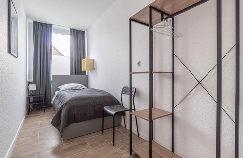 Wesel Apartment | WORKERS HOME F17 - Wohnung mit 3 Schlafzimmern für 6 Personen