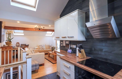 Bowness-on-Windermere Cottage | WORKSHOP COTTAGE, pet friendly in Bowness-On-Windermere