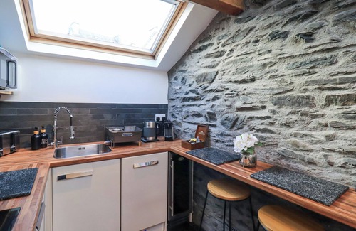 Bowness-on-Windermere Cottage | WORKSHOP COTTAGE, pet friendly in Bowness-On-Windermere