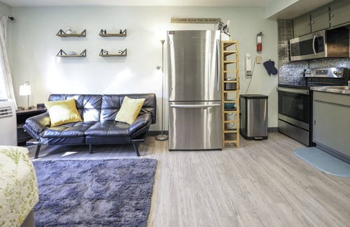 Snowshoe Apartment | Workspace Studio Ski-in Ski-out AC