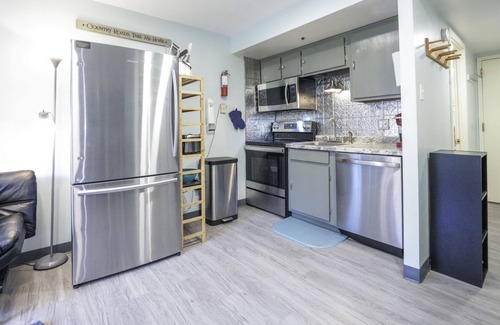 Snowshoe Apartment | Workspace Studio Ski-in Ski-out AC