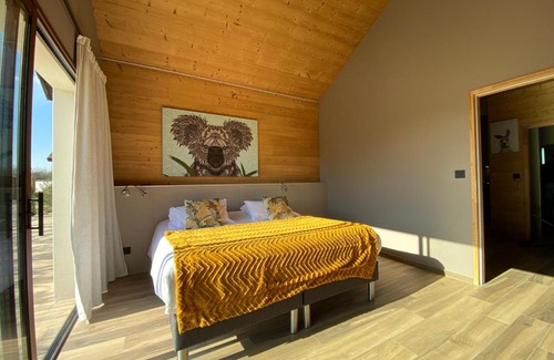 Saint-Vulbas Hotel | World Hotel
