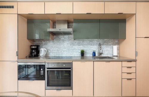 Toronto Entertainment District Apartment | World Wide Stays Suite - CN Tower
