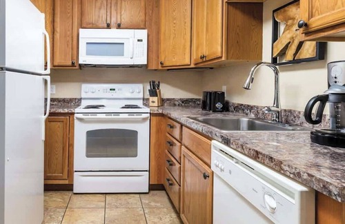 Estes Park Condo | Worldmark Estes Park: Studio Resort Suite