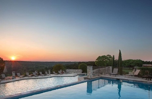 Ingram Condo | Worldmark Hunt- Stablewood Springs Resort 1BD