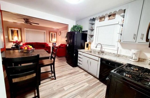 Dupont House | Worley Cheerful Denver Home-whole house, 4 bedrooms, 2bath