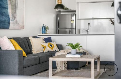 Newcastle Apartment | Worth - Happy Honeysuckle - Free Internet