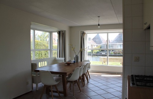 Indijk Villa | Woudsend: Luxury family house for 8 people. by the water!