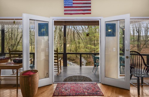 Blue Ridge Cabin | WOW‼️ 175 on 4 or more Night’s Stay AUG 12-29CREEKSIDE Haven3KINGS-SleepsTEN🍎🍏