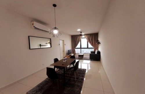 Seri Kembangan Apartment | WOW! 300 Mbps Wi-Fi Self-checkin^4-7 pax^ 3R2B*