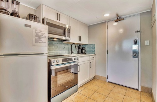 Myrtle Beach Condo | WOW CORNER ALL GLASS PARLOR UNIT/60 FOOT OF BALCONY/2 BALCONIES