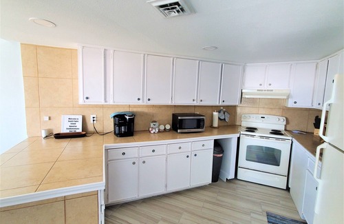 South Padre Island Condo | WOW!, ON BEACH, 7TH FL, AMAZING BAY and FIREWORKS VIEW! SPI License 20232542