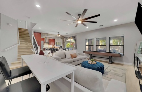 Villages At Queen Creek House | WOW! Queen Creek Heated Pool Home Sleeps 10. 3 King Rooms.
