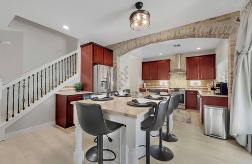 Villages At Queen Creek House | WOW! Queen Creek Heated Pool Home Sleeps 10. 3 King Rooms.