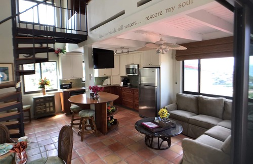 Estate Enighed Condo | WOW Sea & Sunset Views, Minutes to NP Beaches/Town, A/C, Designer Interior, Pool