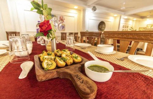 Pachmarhi Hotel | WOW STAYZ2 Misty Meadows