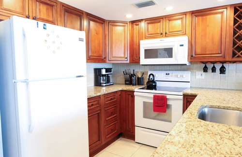 Crystal Beach Condo | Wow! Updated Beach front 4th top flr condo RIGHT on the beach