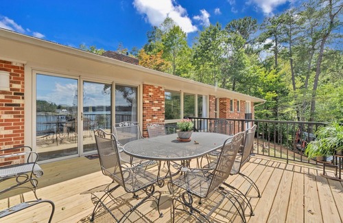 High Point House | "Wow!" views/Family Friendly/Near HFB. Dock/Kayaks/Patio/Deck/Grill/GmRm