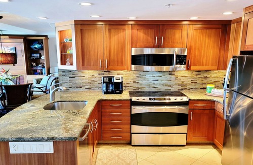 Kaanapali Condo | WOW! - WHALER's BEST STUDIO - Posh Remodel-10th Fl.- PANORAMIC Ocean Views!