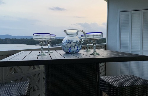 Mid America Condo | WOW, WHAT A VIEW!