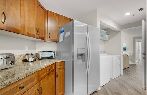 Destin Condo | 🌴Wrap Around Balcony~Gorgeous Beachfront Pool~Fitness~3BR Sterling Sands 114
