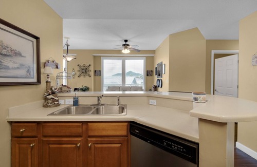 Lower Grand Lagoon Condo | 🌊 Wrap Around Balcony- Two BeachFront Pools- Corner Unit- 3BR Seychelles 209🌊
