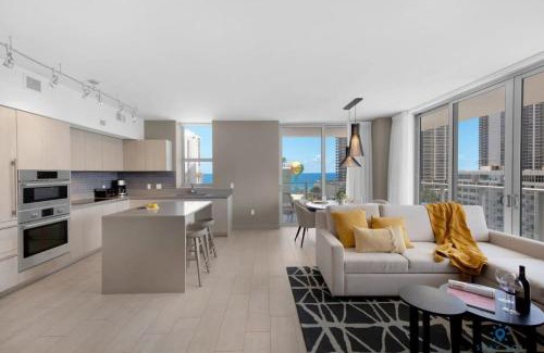 Hollywood South Central Beach Apartment | Wrap Around BalconyParadise Beach Amazing Pools