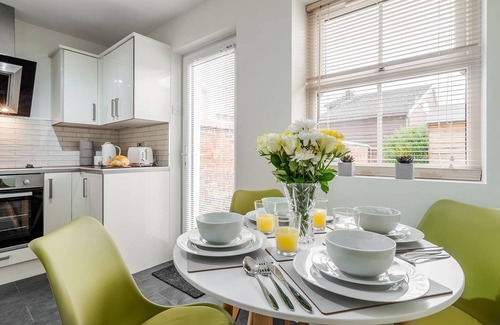 Wrea Green House | Wrea Cottage | Wi-Fi Parking, near Ribby Hall