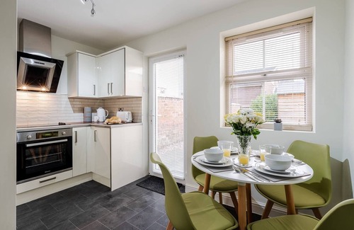 Wrea Green House | Wrea Cottage | Wi-Fi Parking, near Ribby Hall