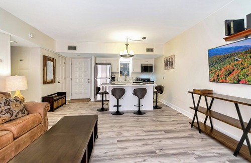 Blowing Rock Condo | Wren 102 | Fireplace, Restaurant, Pool, Spa